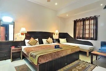 *** Hotel Fabhotel Fatehabad Road II Agra  India